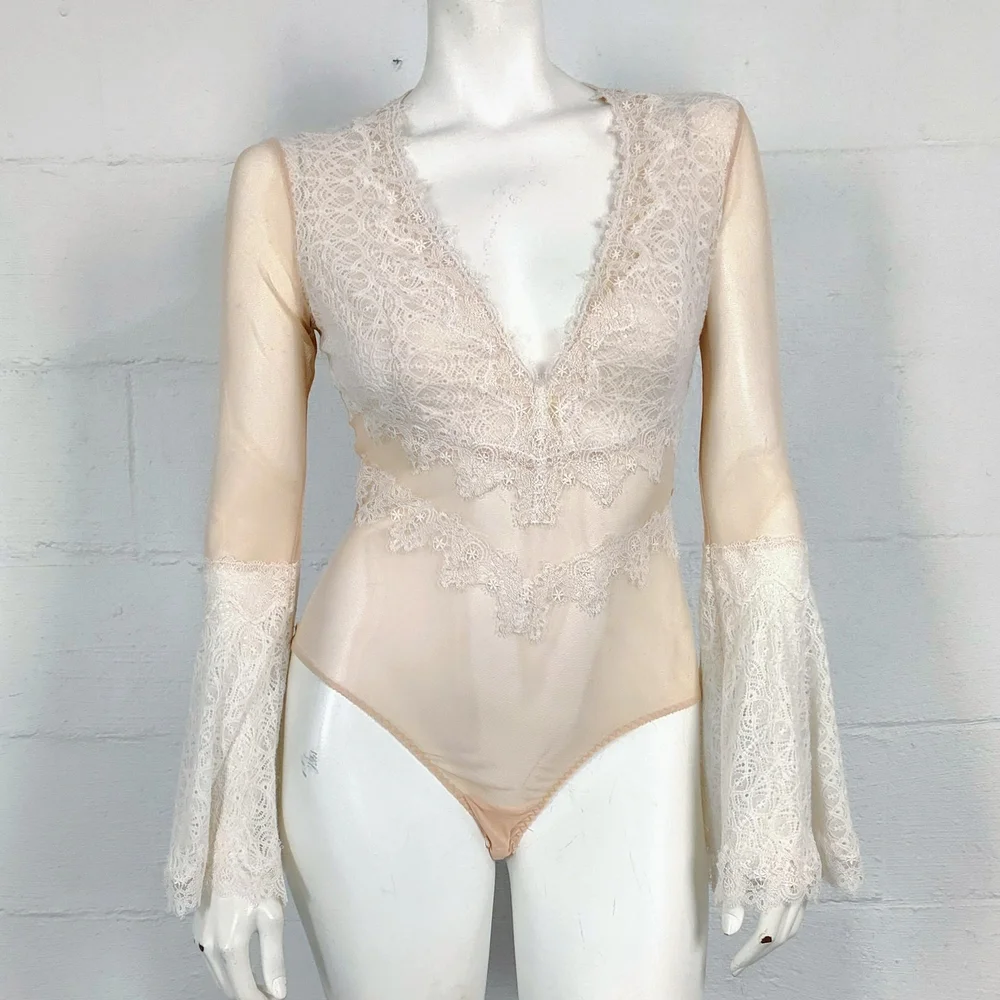 Victoria's Secret Lace Bodysuit in Cream - Picture 3 of 8